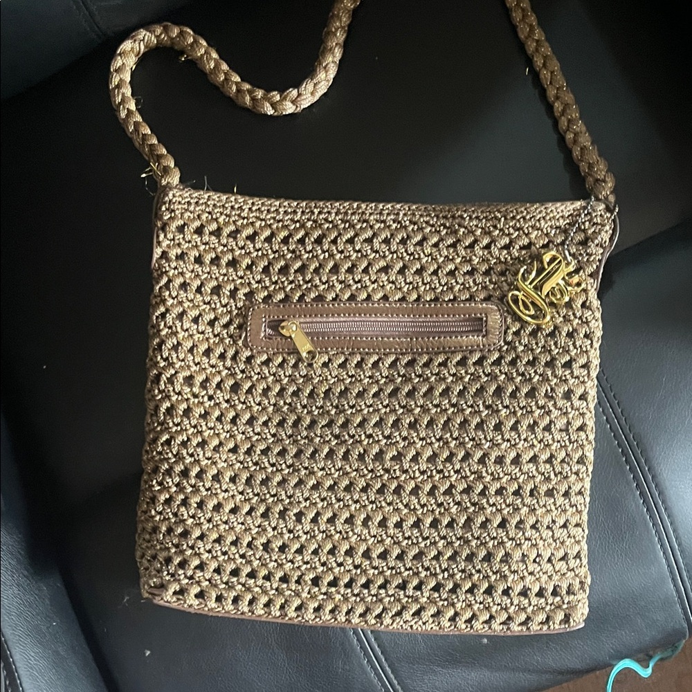 Elegant Woven Crossbody Bag in Brown